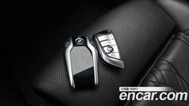BMW 5-Series 2022 — photo 16