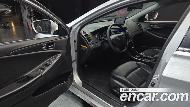 Hyundai Sonata 2012 — photo 10