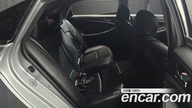 Hyundai Sonata 2012 — photo 11