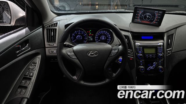 Hyundai Sonata 2012 — photo 13