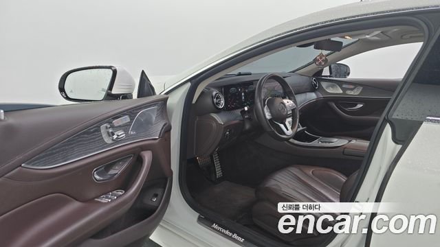 Mercedes-Benz CLS-Class 2021 — photo 10