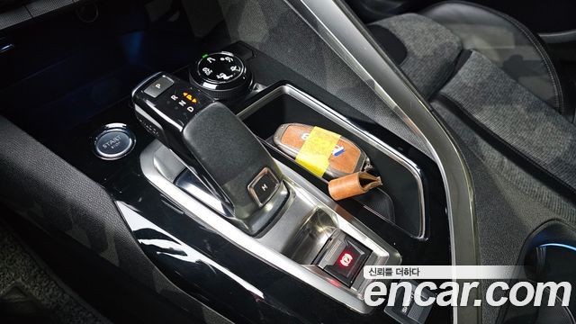 Peugeot 5008 2018 — photo 12