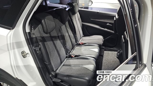 Peugeot 5008 2018 — photo 17