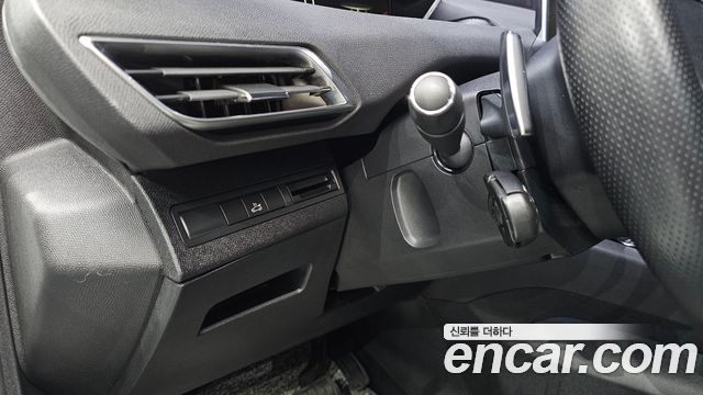 Peugeot 5008 2018 — photo 24
