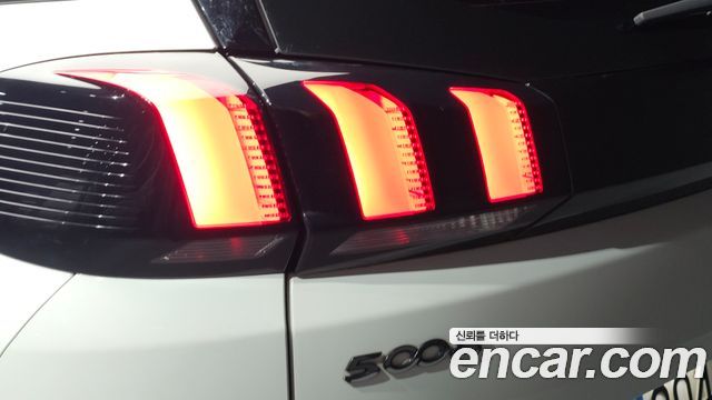 Peugeot 5008 2018 — photo 9