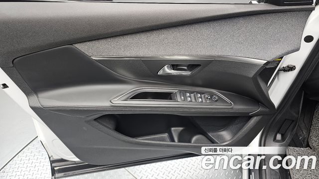 Peugeot 5008 2018 — photo 14