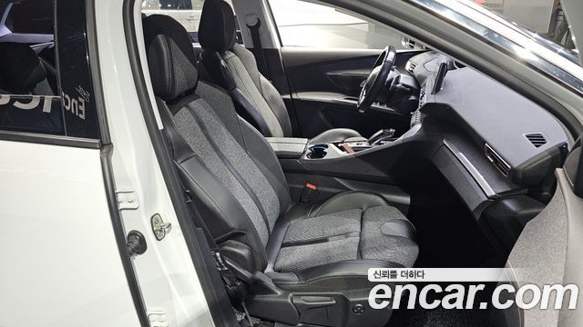 Peugeot 5008 2018 — photo 16