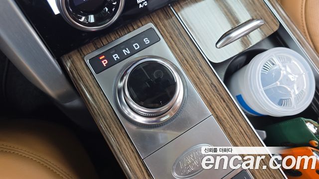 Land Rover Range Rover 2021 — photo 12