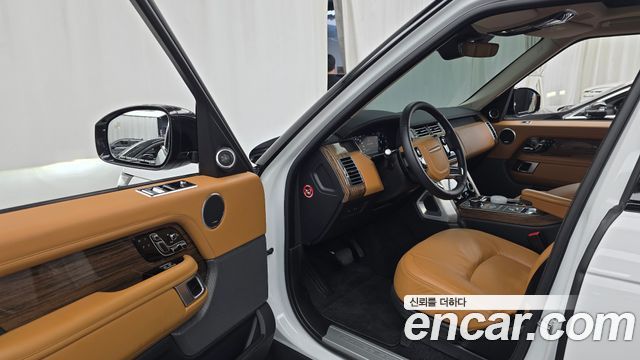 Land Rover Range Rover 2021 — photo 13