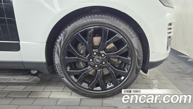 Land Rover Range Rover 2021 — photo 7