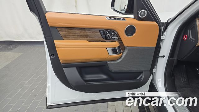 Land Rover Range Rover 2021 — photo 14