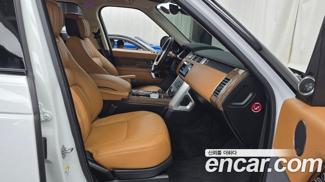 Land Rover Range Rover 2021 — photo 16