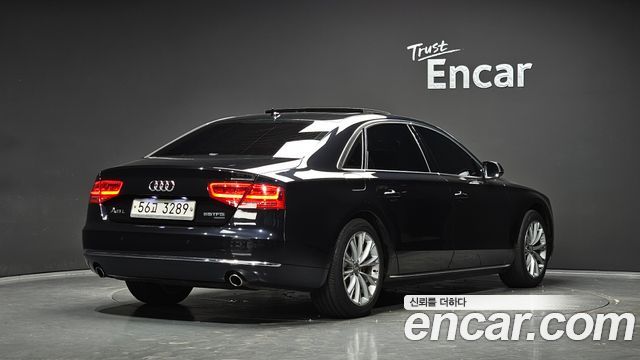 Audi A8 2011 — photo 2