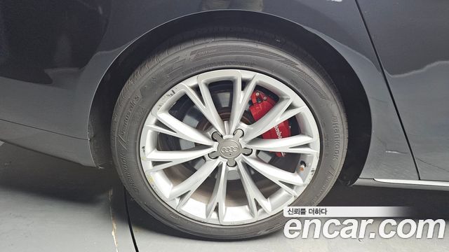 Audi A8 2011 — photo 5