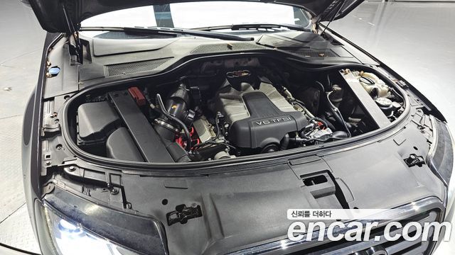 Audi A8 2011 — photo 6