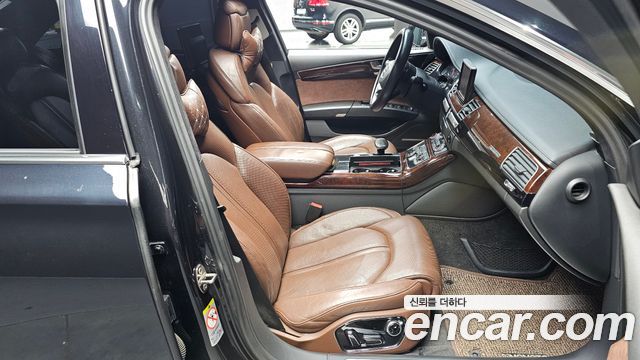 Audi A8 2011 — photo 10