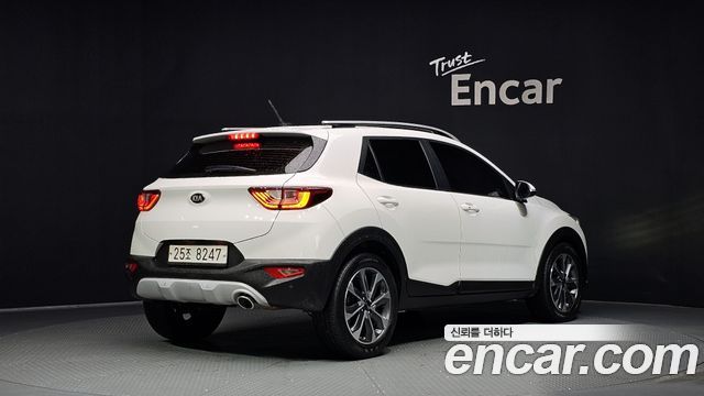 Kia Stonic 2018 — photo 2
