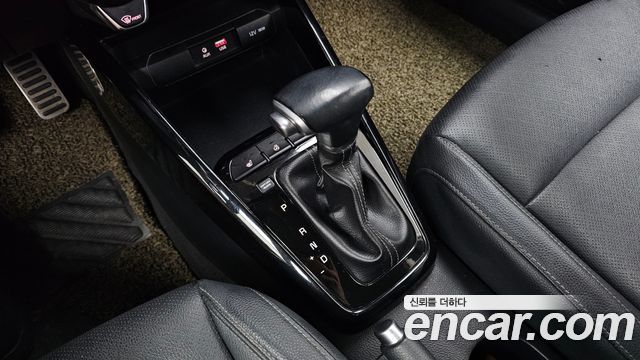 Kia Stonic 2018 — photo 12