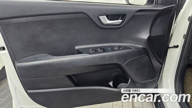 Kia Stonic 2018 — photo 14