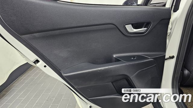 Kia Stonic 2018 — photo 15