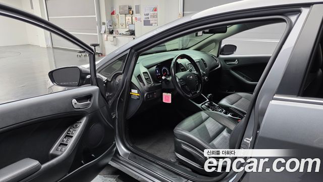 Kia K3 2018 — photo 13