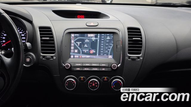 Kia K3 2018 — photo 22