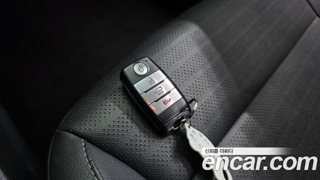 Kia K3 2018 — photo 25