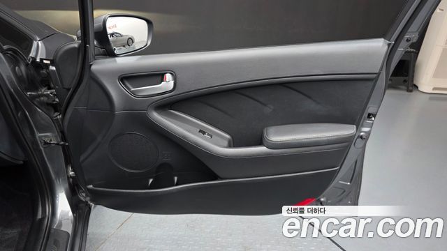 Kia K3 2018 — photo 14