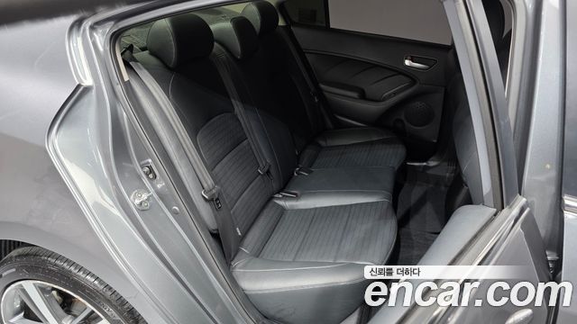 Kia K3 2018 — photo 16