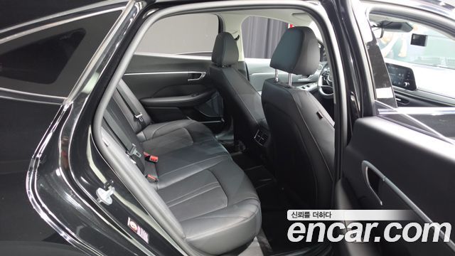 Hyundai Sonata 2022 — photo 11