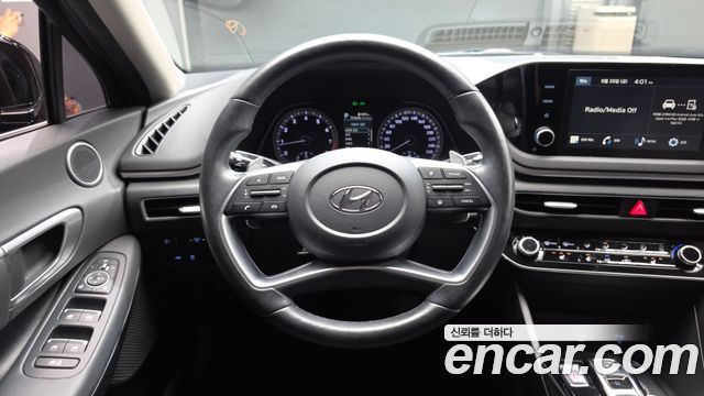 Hyundai Sonata 2022 — photo 13