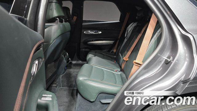 Genesis GV70 2021 — photo 18