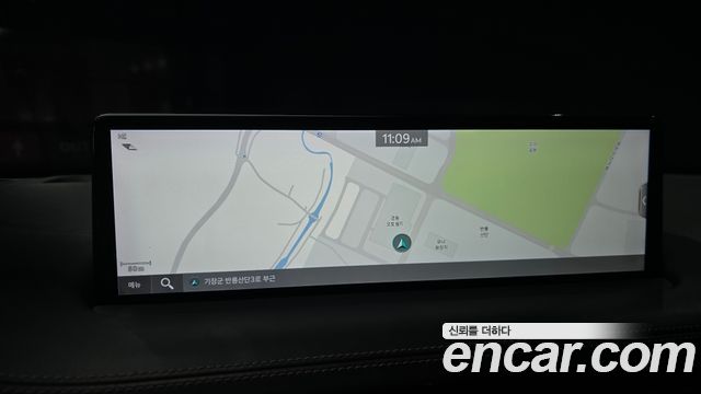 Genesis GV70 2021 — photo 23