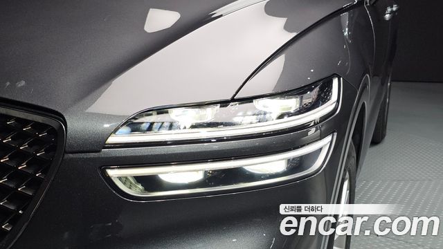 Genesis GV70 2021 — photo 8