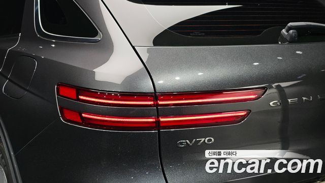 Genesis GV70 2021 — photo 9