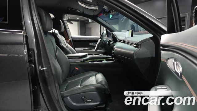 Genesis GV70 2021 — photo 16