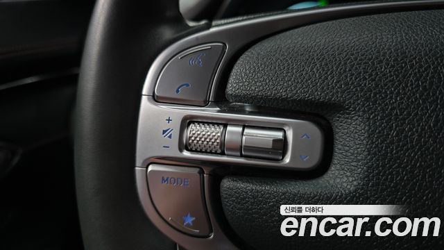 Genesis GV70 2021 — photo 31