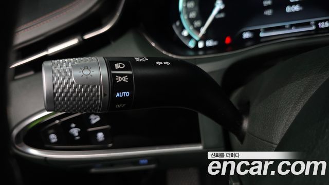 Genesis GV70 2021 — photo 33