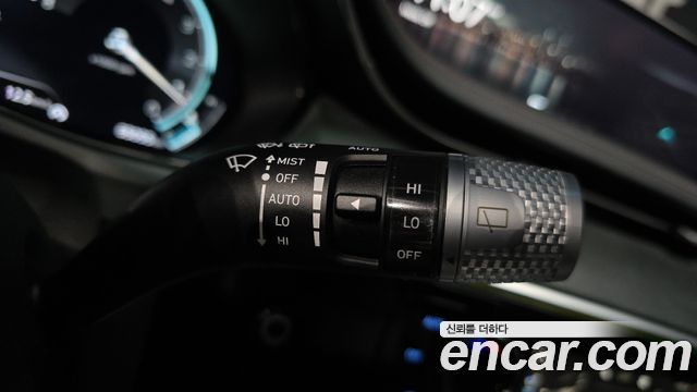 Genesis GV70 2021 — photo 34