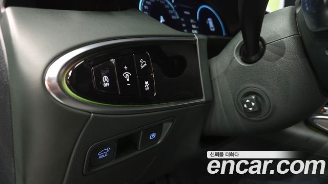 Genesis GV70 2021 — photo 35