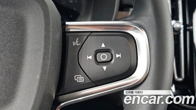 Volvo C40 2022 — photo 21