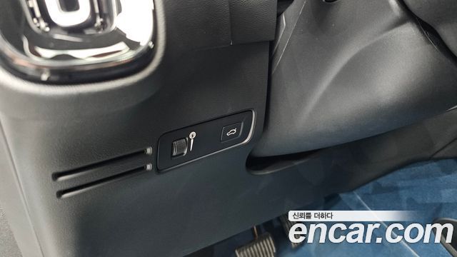 Volvo C40 2022 — photo 22