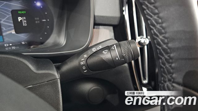 Volvo C40 2022 — photo 24