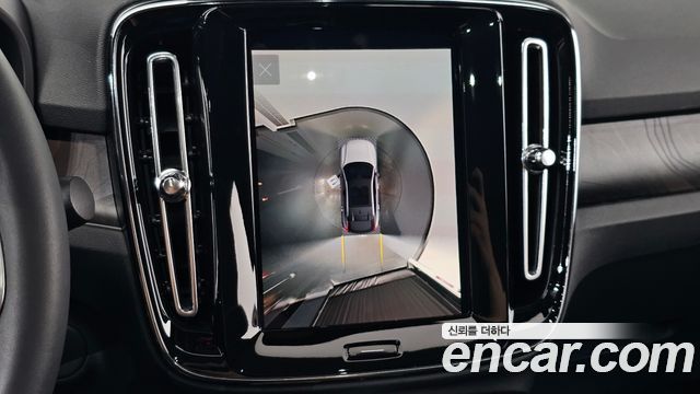 Volvo C40 2022 — photo 26