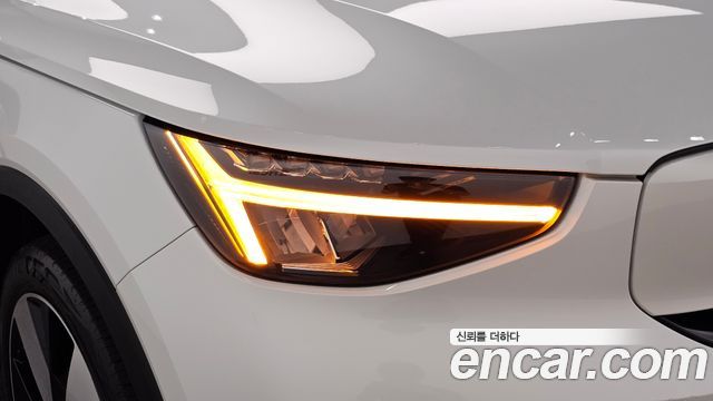 Volvo C40 2022 — photo 8