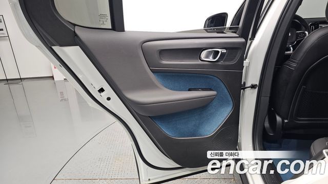Volvo C40 2022 — photo 15