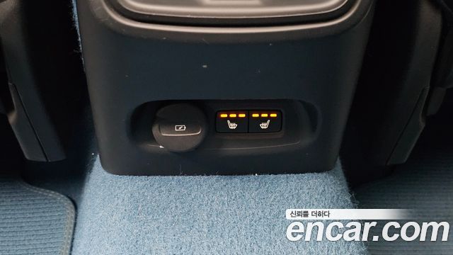 Volvo C40 2022 — photo 30