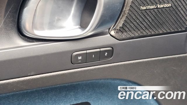 Volvo C40 2022 — photo 31