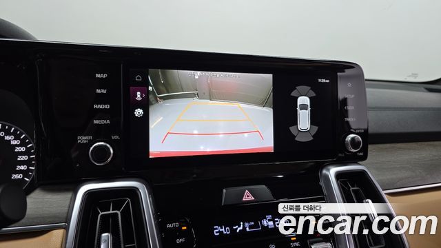 Kia Sorento 2023 — photo 16