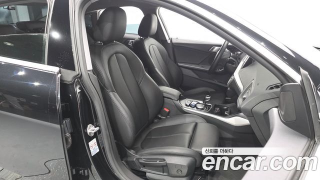 BMW 2-Series 2021 — photo 16